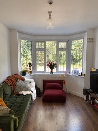 Double room in cute and homey Walthomstow flat  Main Photo