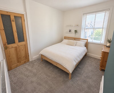 Friendly, professional  houseshare -bills included Main Photo