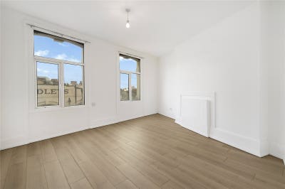 Four-bedroom flat located on Crossway, Dalston, E8 Main Photo