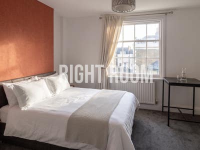 &pound;1,100 | 1 Bed Furnishd Flat | Oxford Street, SO14 Main Photo