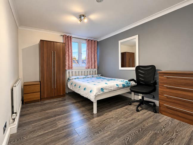 Modern & Spacious Double Room– Putney, Zone 2 Main Photo