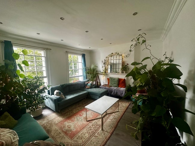 Beautiful house in Zone 1 residential area Main Photo
