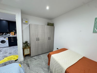 Sharing room Main Photo