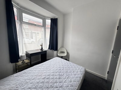 2 X Rooms with En Suite ***Harford Street*** Main Photo