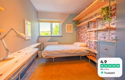 Last room · student 6-bed · &pound;815 all in Main Photo