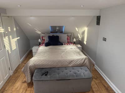 Immaculate Self-Contained En-Suite Room – Woodford Main Photo