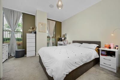 1 bedroom apartment in Kensington Olympia Main Photo
