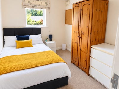 😮Last Room with &pound;100 Deposit & Bills inc 2Fl Main Photo
