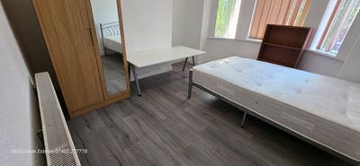 Rooms, near Oxford Rd, MRi, transport Amenaties et Main Photo