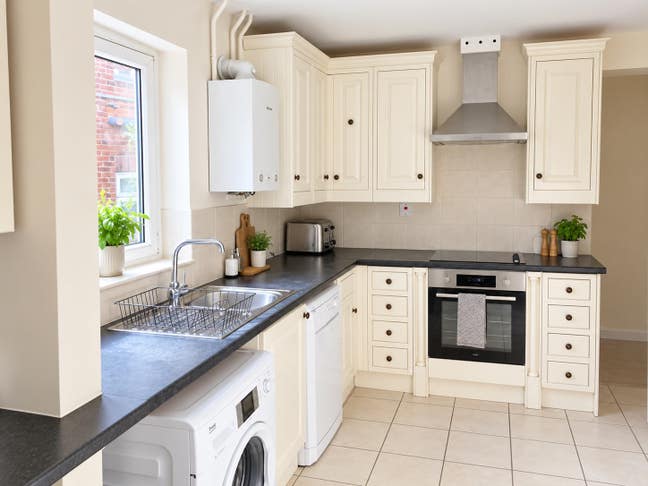 ⛱️🚣‍♀️Great Double Room, &pound;100 Deposit-Dont Miss⛱️ Main Photo