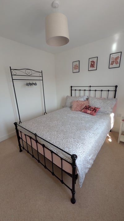 Beautiful large double room. Main Photo