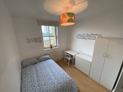 From 3.10! Hackney Road! 3 Bedroom Flat! Main Photo