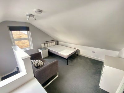 Modern & Spacious Professional Houseshare in Epsom Main Photo