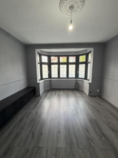 🔥 Brand New Rooms – Just 6 Mins to Jubilee! Main Photo