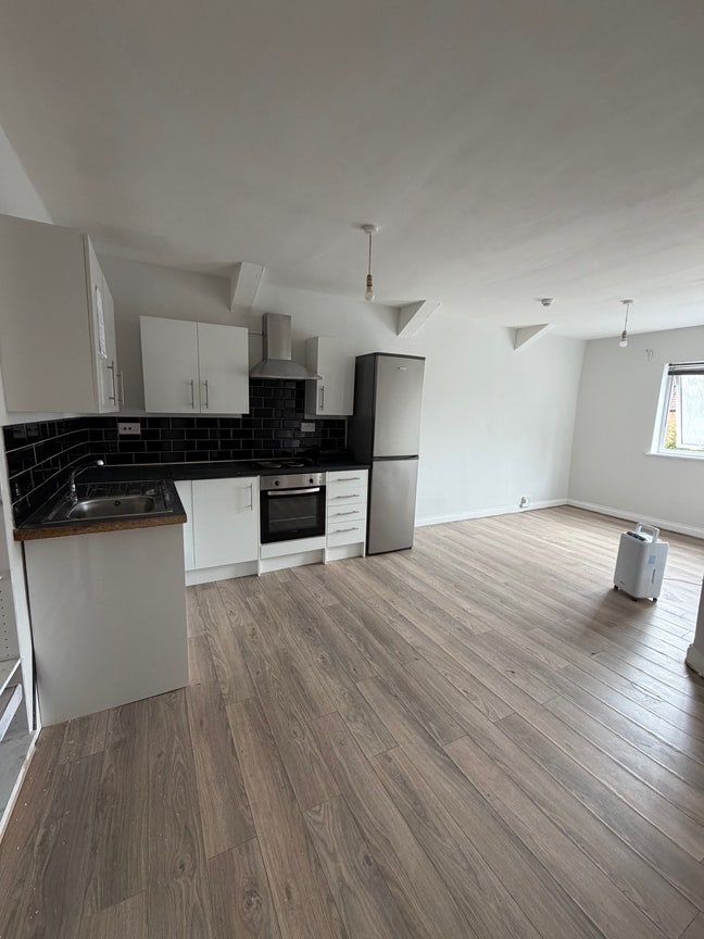 1 bed flat - furnished or unfurnished  Main Photo