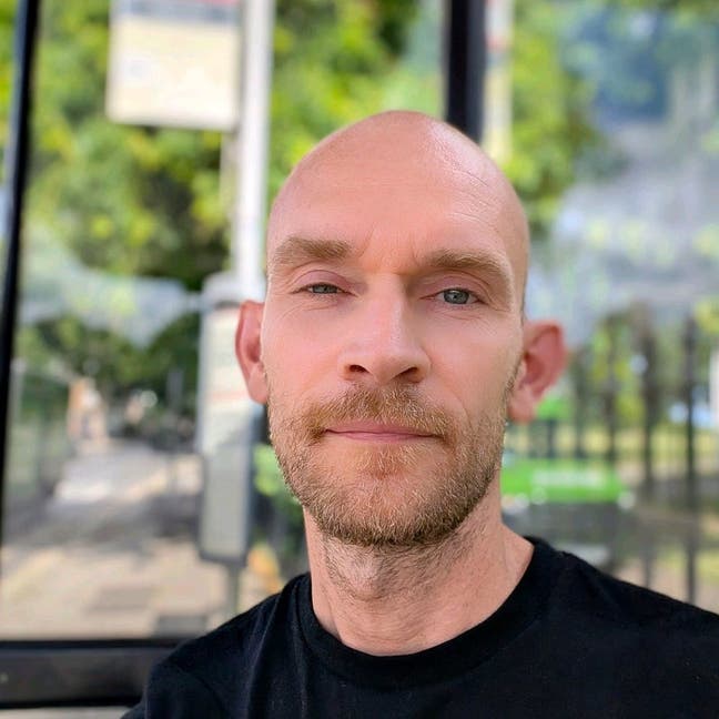 Professional Male seeks a double room Main Photo