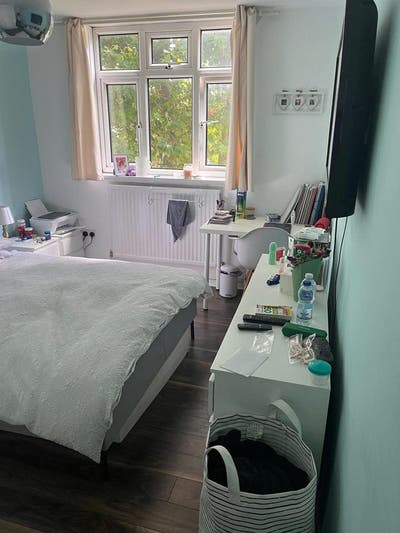 Lovely Large d=Double room  Main Photo