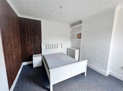 Double | Town Centre | Deposit Free Option Main Photo