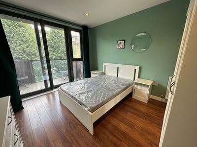 XL Room W/ Garden  Stepney Green | 15min from Tube Main Photo