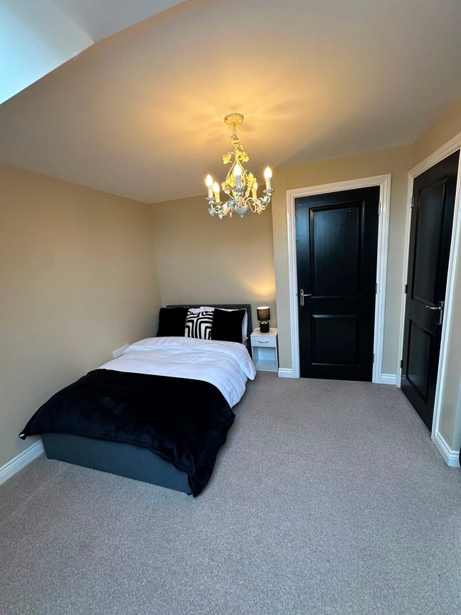 Double room in a Shared House, Hilton Close, MK42 Main Photo