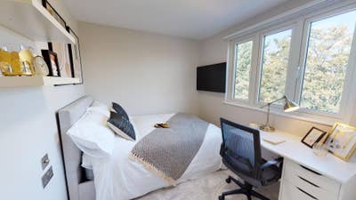 Rooms Available Now in an Student Only House! Main Photo
