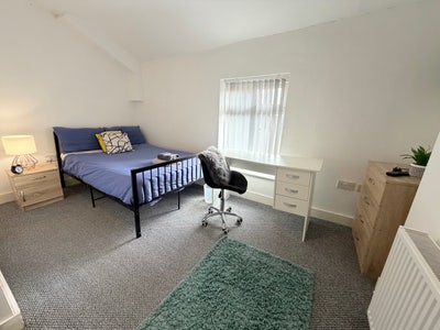 En-suite rooms available now Main Photo
