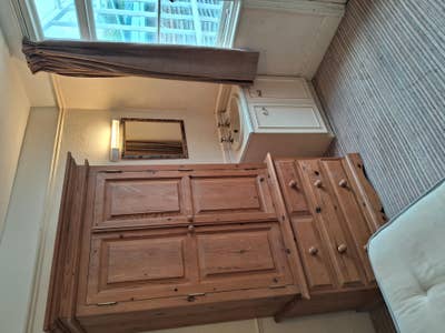 Large  Bright Room in a Lovely House Main Photo