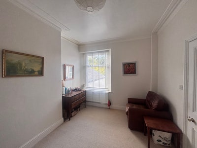 Large Double Room in Victorian Townhouse  Main Photo