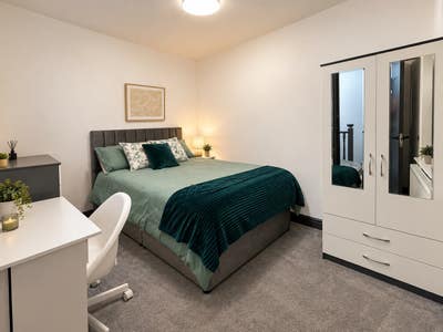 🏡 Double Room | Bills Included | Levenshulme| M19 Main Photo
