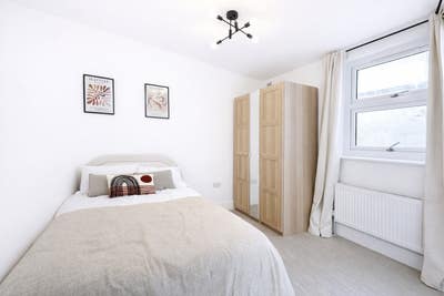 🔥 Rare Modern En-Suite Clapham– Reserve Now🔥 Main Photo