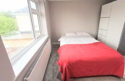 Furnished Double Room in Woodley RG5 – Bills Inc. Main Photo