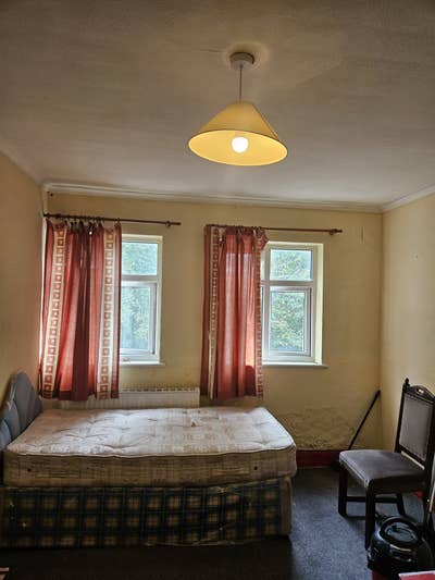 Big bouble room available to rent Main Photo