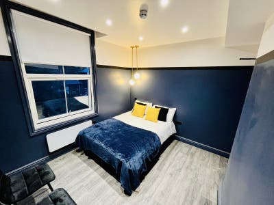 🏡 En-Suite Room Available to Let in - Ealing Main Photo