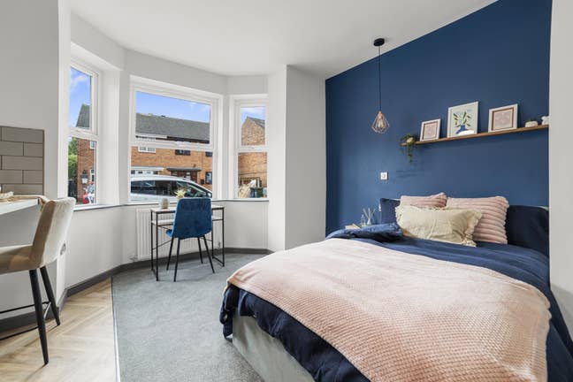Studios in Bourne Street 🤩 Main Photo