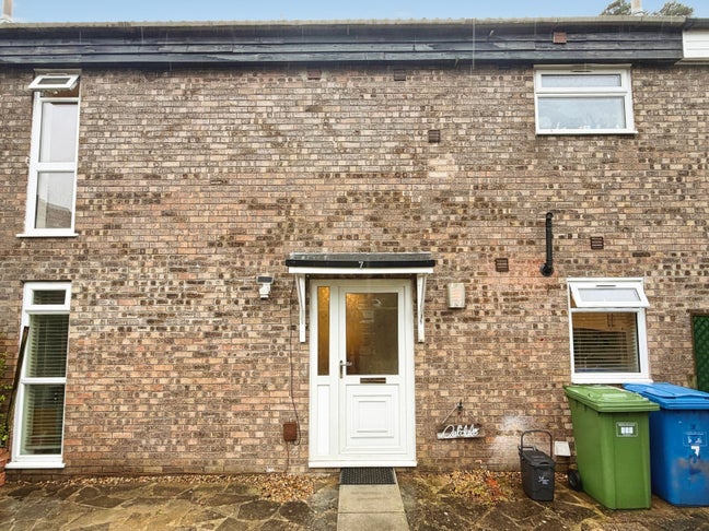 Furnished Double Room Ready Immediately  Main Photo