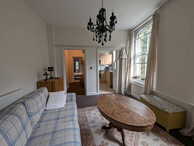 Lovely one bedroom flat close to Dover town centre Main Photo