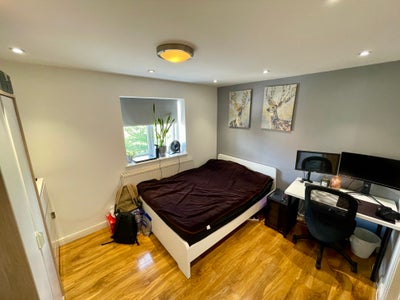 Double en-suite room near LHR Professional HMO Main Photo