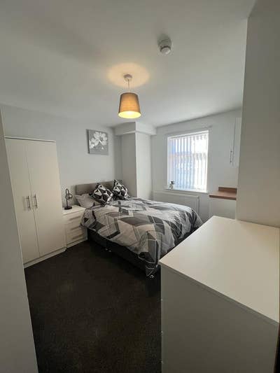 2 Modern Furnished Rooms - All Bills Included Main Photo
