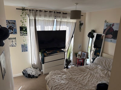 1 double room in 3 floor house in Patchway Main Photo