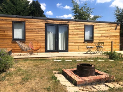 Beautiful studio with private garden and views Main Photo