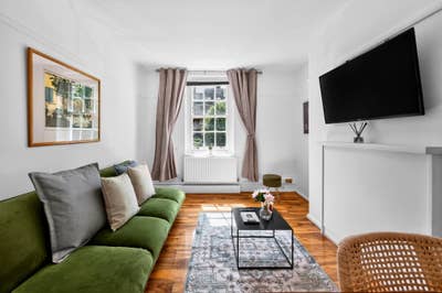 Cozy 1 bedroom Apartment Near Hyde Park  Main Photo