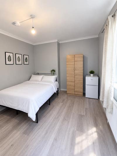 Tottenham En Suite Room | 0 deposit | Couples ok Main Photo