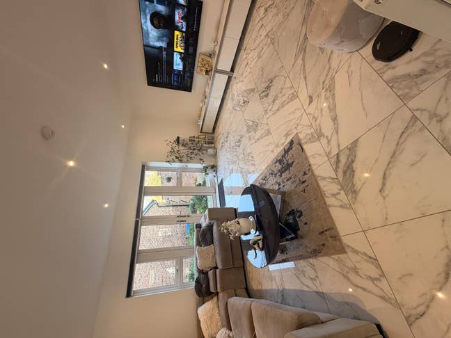 Modern Lux Room & Marble Floor | 10 Min to Station Main Photo