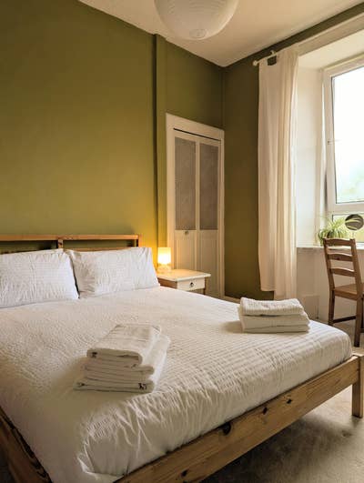 Bright and Spacious Top Floor 1 Bedroom Flat Main Photo