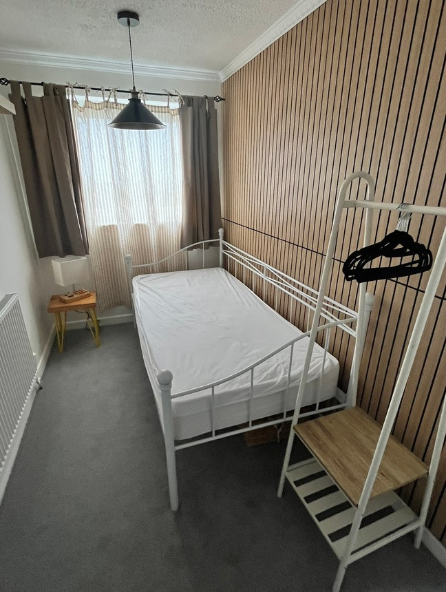 Lovely peaceful single room available  Main Photo
