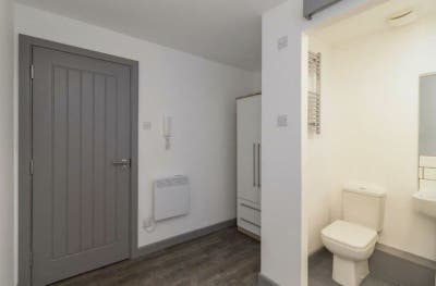 *Affordable 1-Bed Flatshare Close to Oxton Village Main Photo