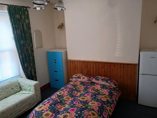 Room to rent Newport city centre  Main Photo
