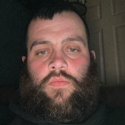 32 year old Male seeks a single or double room Main Photo