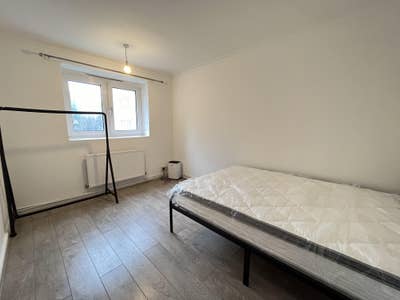 Lovely Double next to Bricklane - Avail Asap Main Photo