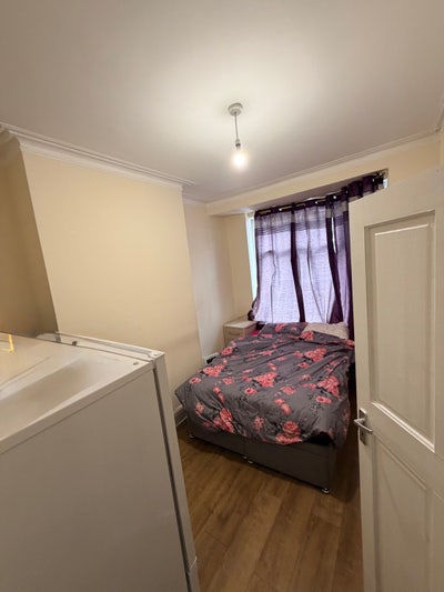 A room in a shared apartment  Main Photo
